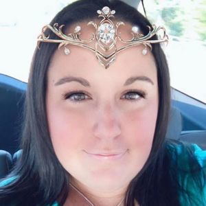 Meet your Posher, Lorraine